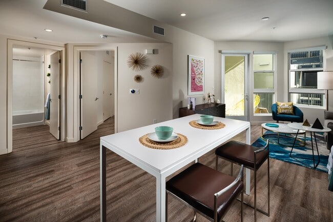 Topaz Apartments