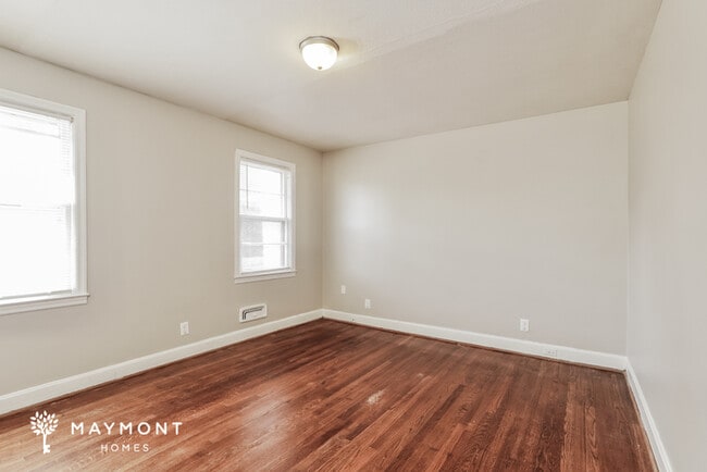 2804 Oakland Ave