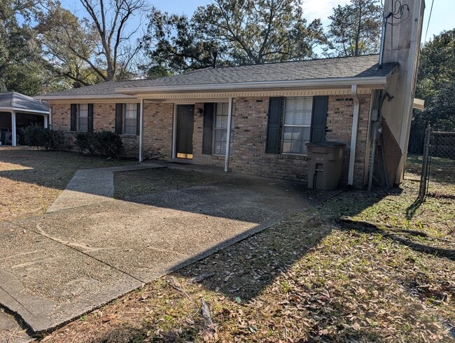 Building Photo - Ridgedale