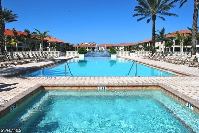 Building Photo - 580 Avellino Isles Cir Unit 18102