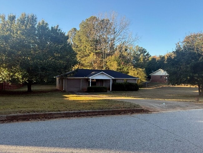 Building Photo - Charming 3 bedroom 1 bath house