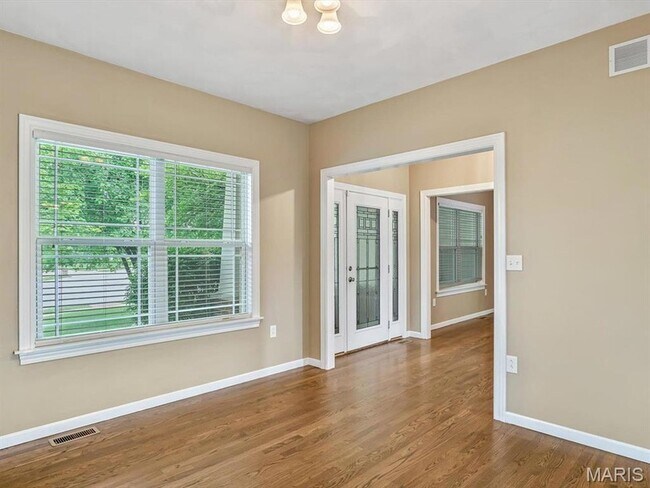 1200 Gregerson Ct