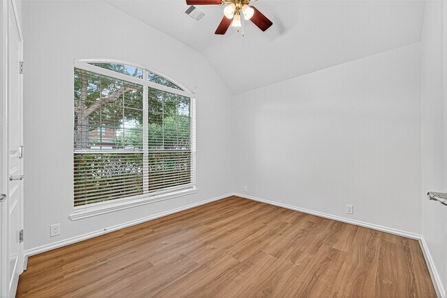Photo - 5518 Elderberry Arbor