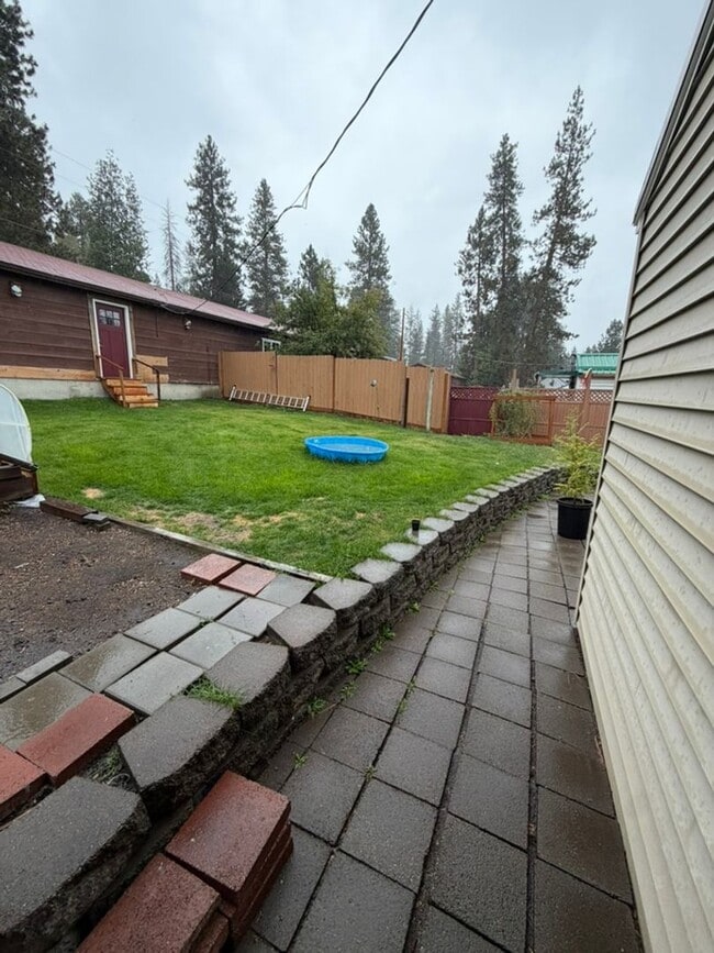 138119 Manzanita Dr