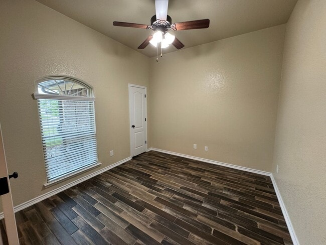 Photo - 5907 Verde Dr