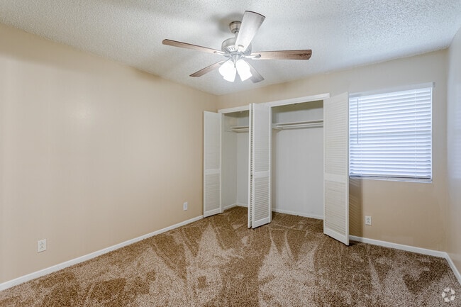 2BR, 2BA - 978SF