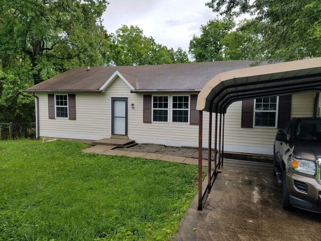 Building Photo - 3 Bedroom Pet Friendly Home For Rent!