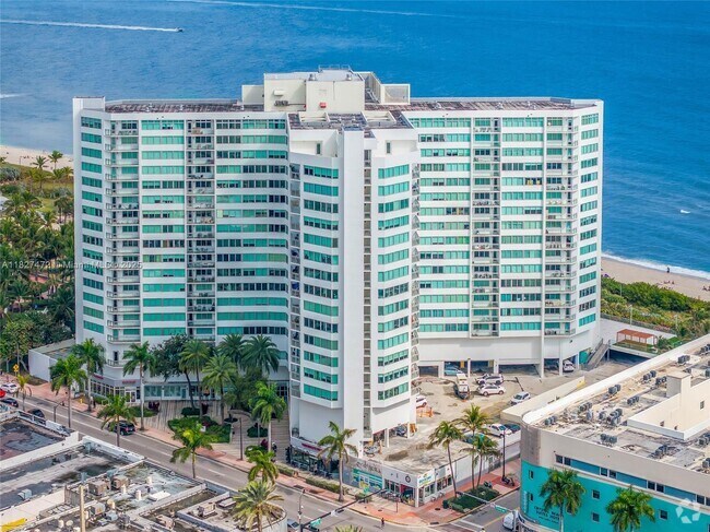 Building Photo - 7135 Collins Ave Unit 522 Rental