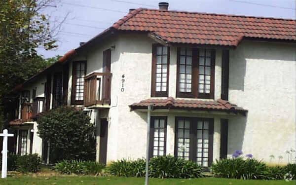 Photo - 4910 Longford St