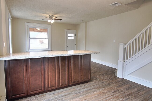 Photo - 658 S Reading Ave Unidad 660 S. Reading Ave.