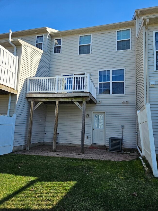 Photo - 201 Amberleigh Ln