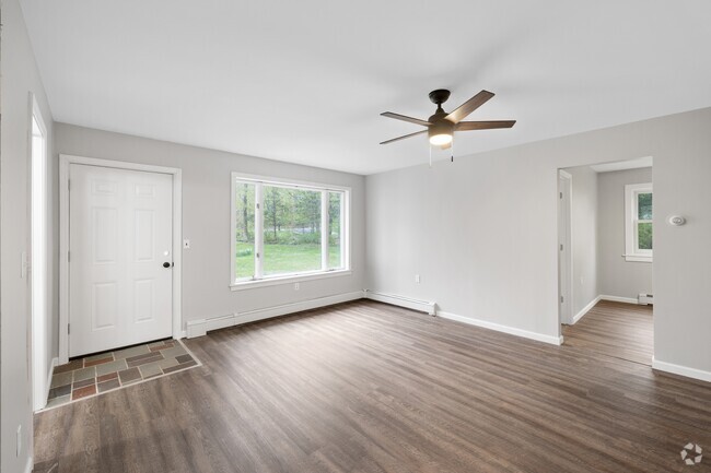 Building Photo - 7 Ormsbee Rd Rental