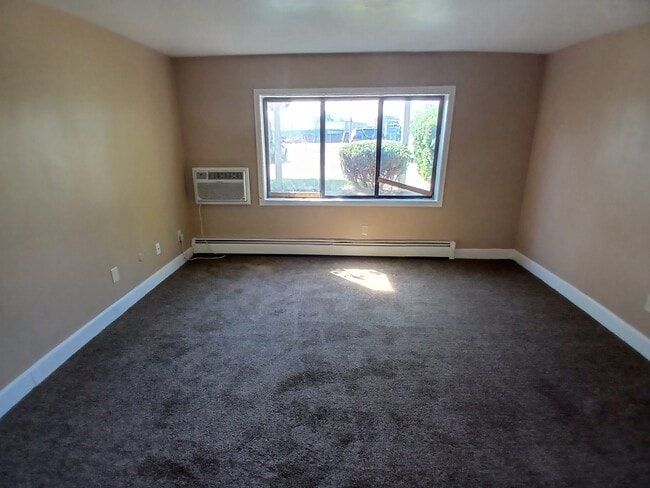 Photo - Marine Memorial Apartments