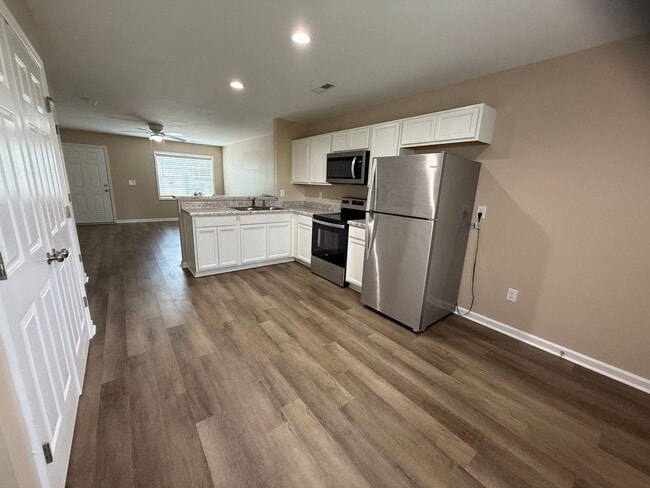 Photo - Nice 2 Bedroom, 2 bath duplex.
