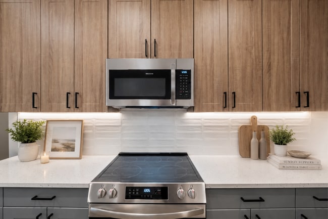 The Henslow Daniel Island Apartments & Townhomes