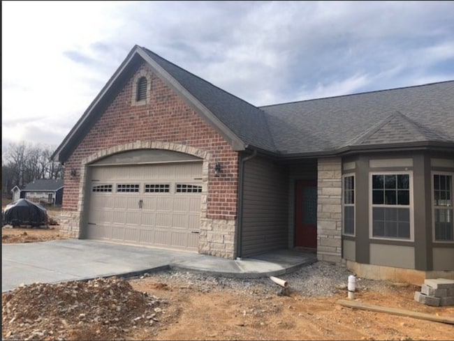 Building Photo - 307 Deerfield Dr Rental