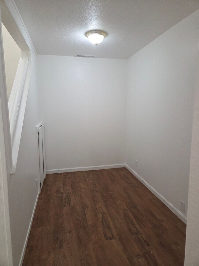 Photo - 3-Bedroom Condo Near Columbia Jr. College