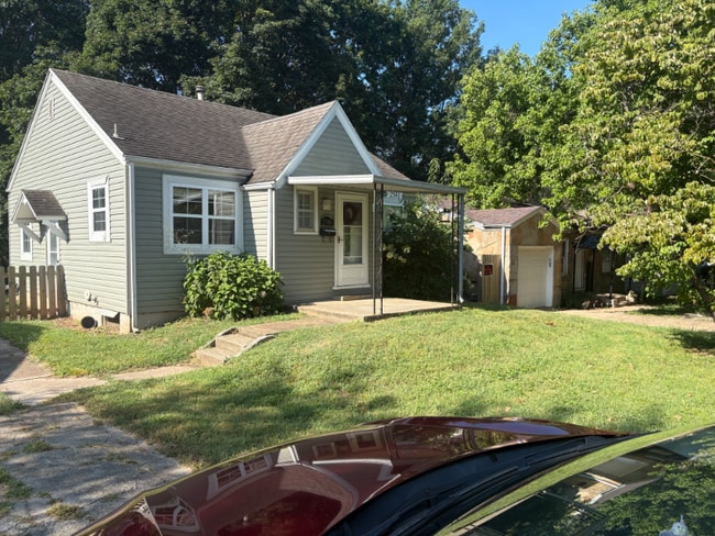 Photo - 2546 W Walnut St
