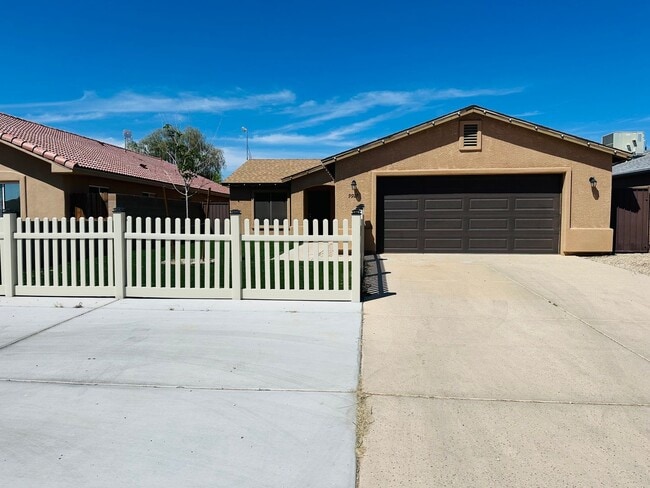 Building Photo - Modern 3-Bedroom Home with Solar Efficiency in Peaceful Mohave Valley Neighborhood