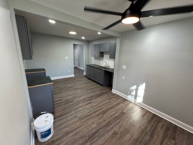 Photo - 384 Clarendon Ave