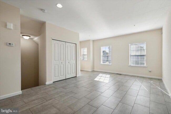 Photo - 145 Mercer Ct
