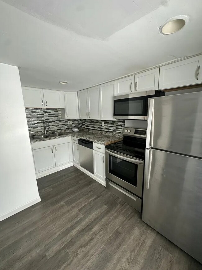 Photo - 6050 Delaware Dr