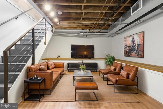 Photo - 1737 N Howard St Apartment Unit 1B