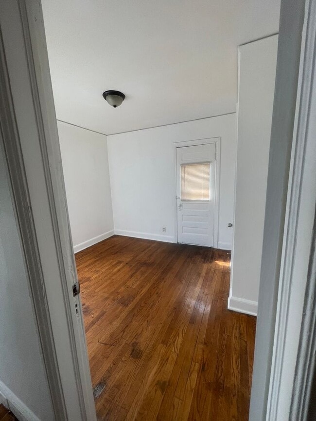 Photo - 3 bedroom willing to work with lower credit