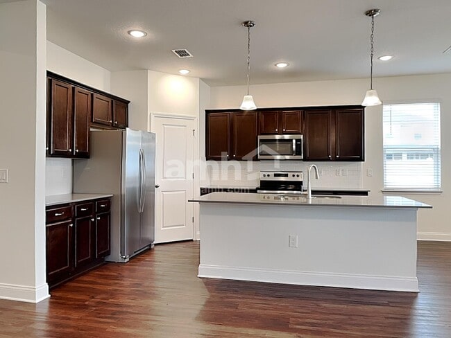 Photo - 953 Summer Stone Lp