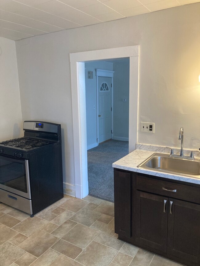 Photo - 735 E 28th St Unit 2