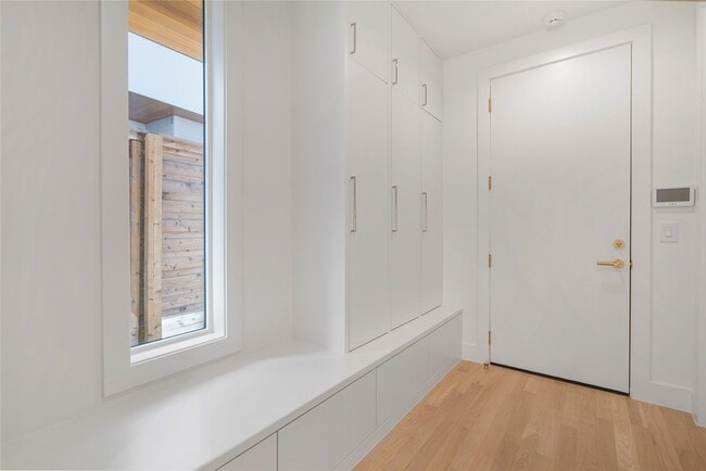 Photo - 3619 Springbrook St