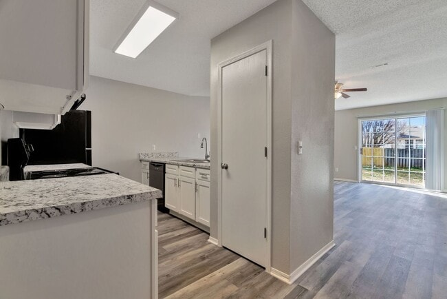 Photo - Newly remodeled 3 Bed 2 Bath Duplex!!