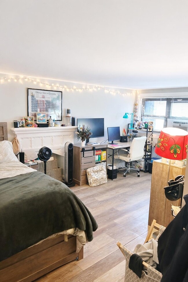 Photo - 924 W Newport Ave