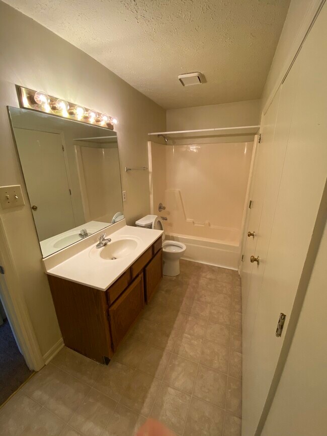 Photo - 2217 Overland Ct