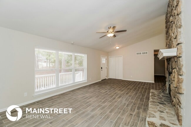 Photo - 1238 Lakeview Pkwy