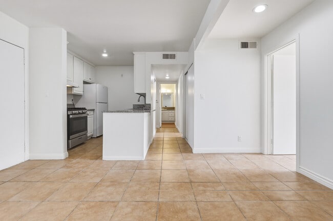Photo - 18620 Hatteras St Unit 229