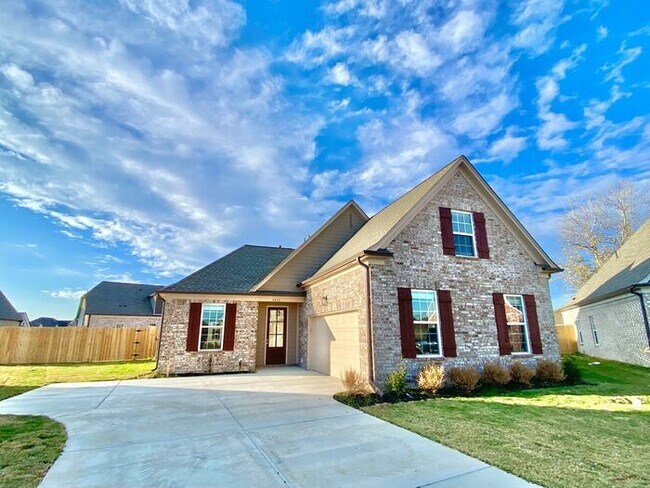 Now Leasing a 4 bedroom 2.5 bath home in W... - Now Leasing a 4 bedroom 2.5 bath home in W...