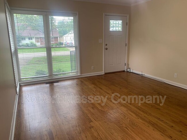 Photo - 2611 Gardiner Ln