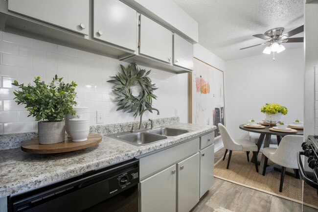 Photo - Village on the Green Apartments