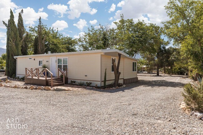 Photo - Charming fully furnished 2-bedroom + office home in Beaver Dam, AZ!