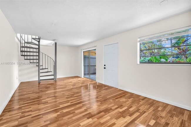 Photo - 3265 Virginia St Unidad 7