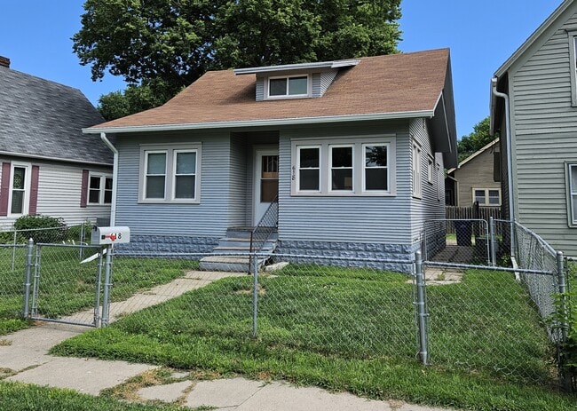 Photo - 618 W Military Ave