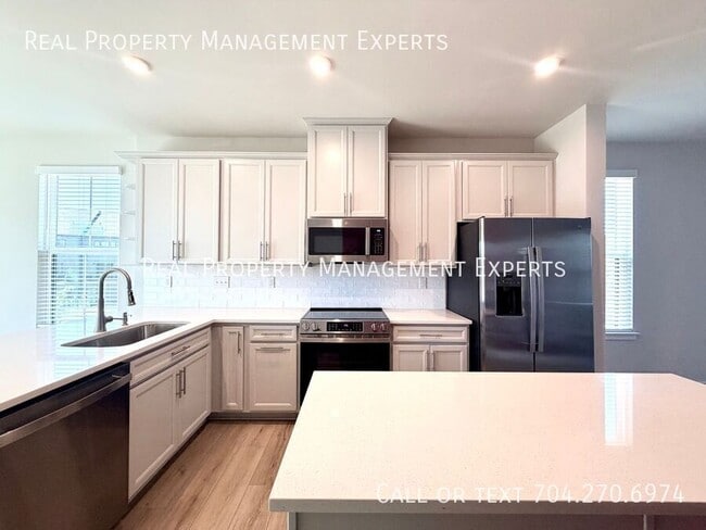 Photo - 2841 Statesville Ave