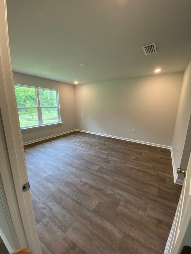 Photo - 10473 Ruffian Rt