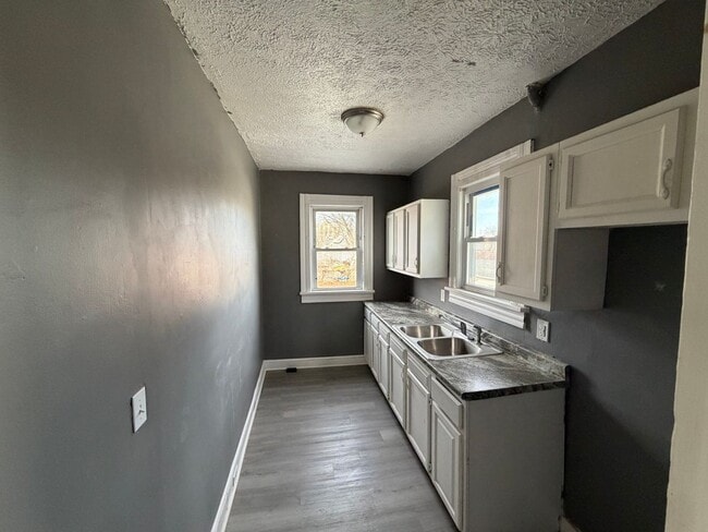 Photo - 316 W 10th St Unit 316 W 10th St  2