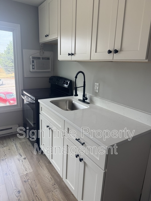 Building Photo - 62 W Church St Unit 2 Rental