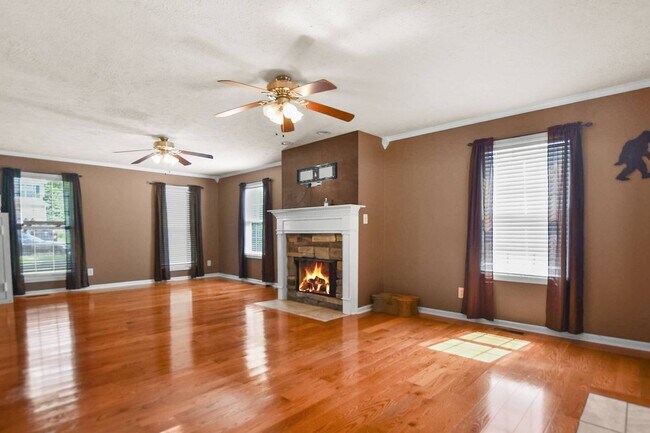 Photo - Pet Friendly Three Bedroom!