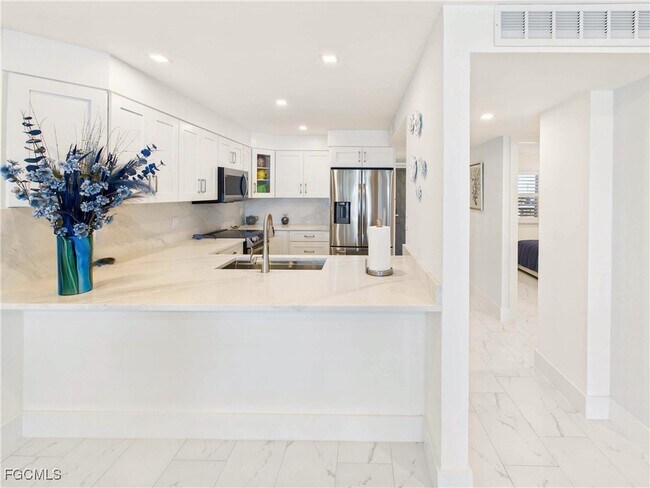 25870 Hickory Blvd Unit 402