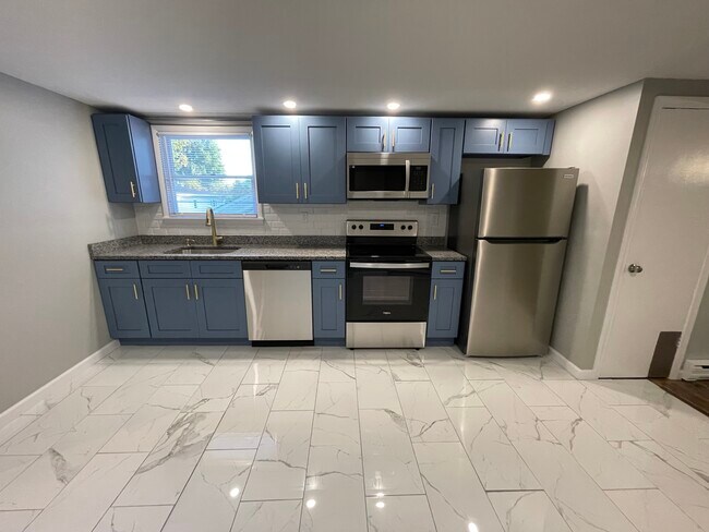 Photo - 118 E Elm St Unit Newly Renovated 1 Bed 2F