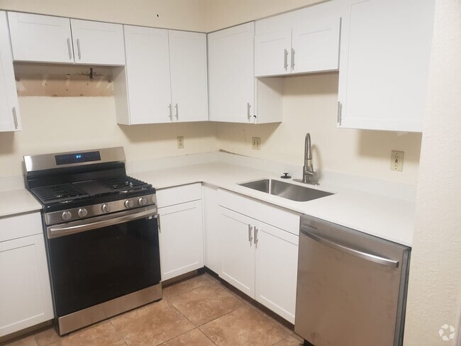Building Photo - 12113 Menaul Blvd NE Unit 4 Rental